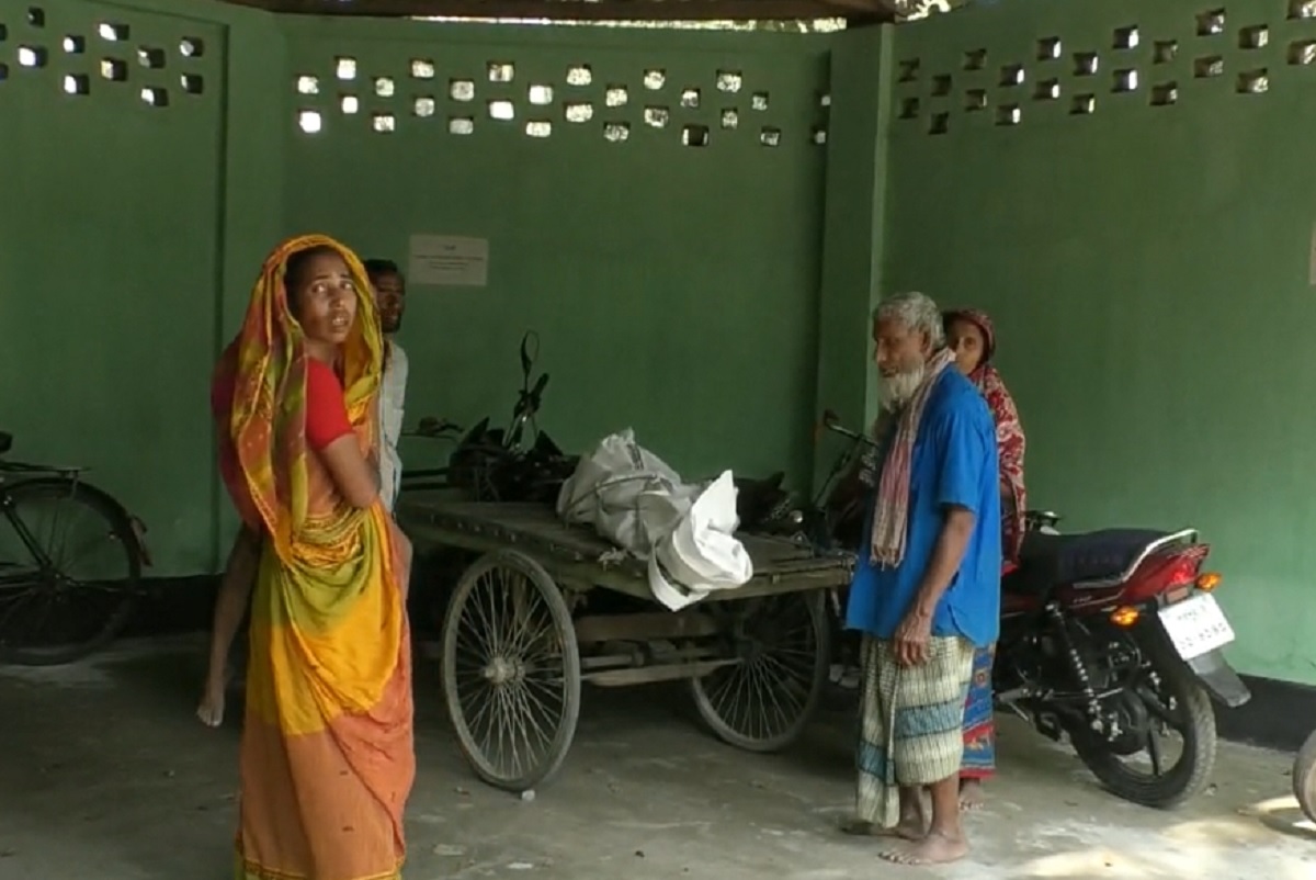 জমিসংক্রান্ত বিরোধের জেরে বৃদ্ধাকে পিটিয়ে হত্যা