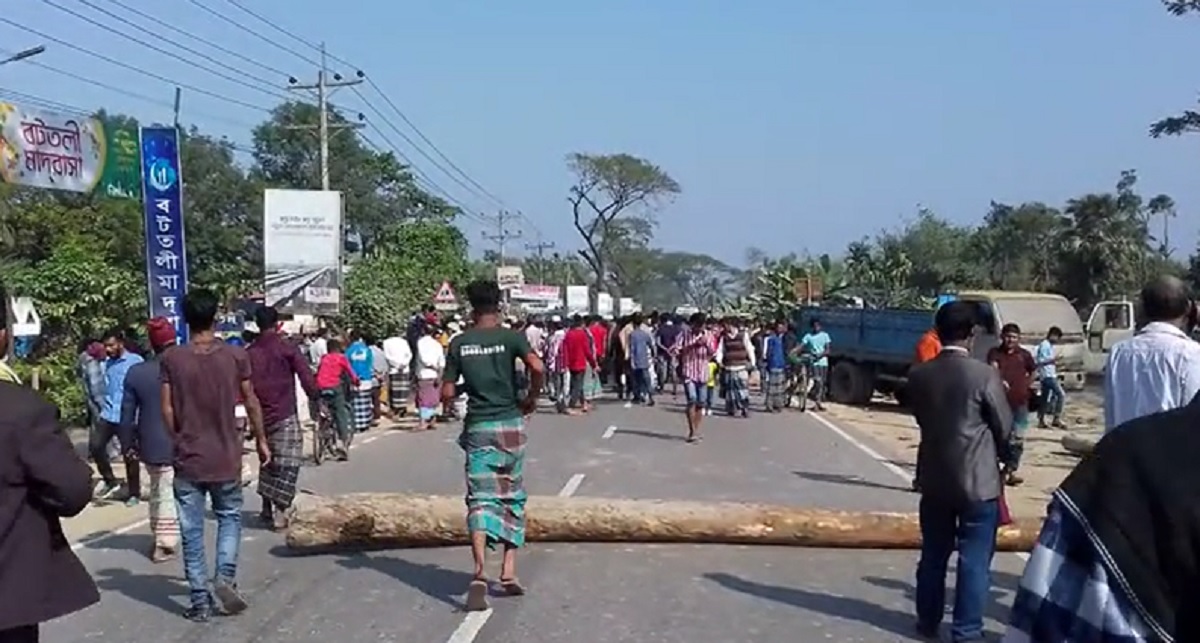 পিকআপ ভ্যানের ধাক্কায় স্কুলছাত্র নিহত