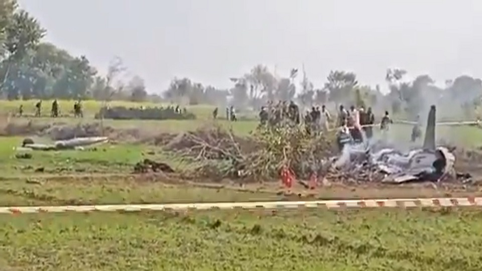 পাকিস্তান বিমান বাহিনীর প্রশিক্ষণ বিমান বিধ্বস্ত, নিহত ২ পাইলট