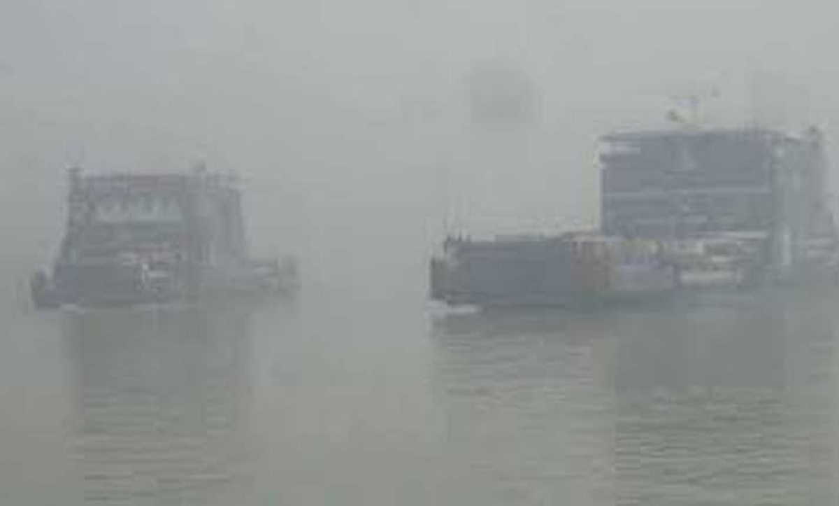 ৬ ঘণ্টা পর শরীয়তপুর-চাঁদপুর নৌরুটে ফেরি চলাচল শুরু