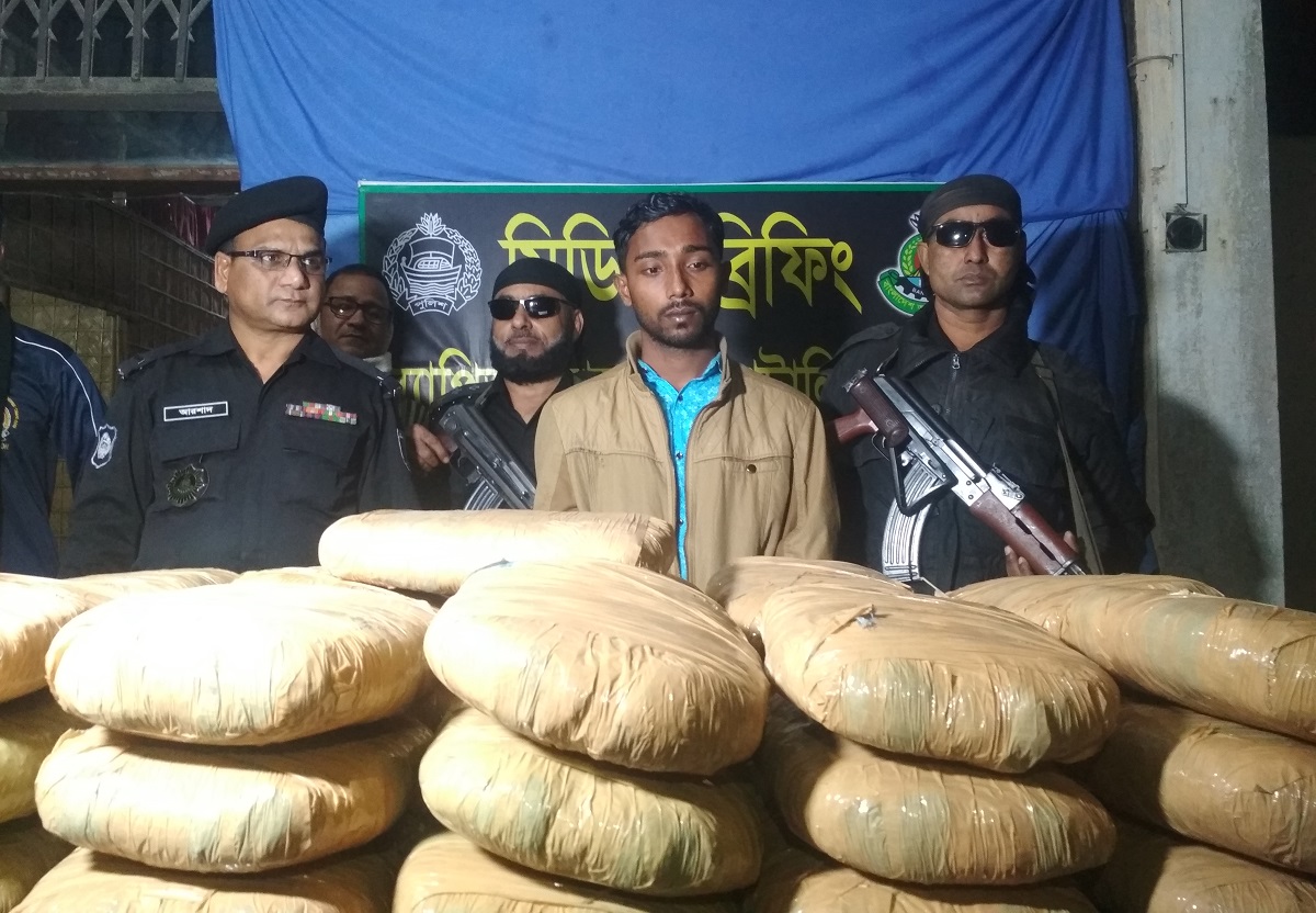 টাঙ্গাইলে ৮৪ কেজি গাঁজাসহ ট্রাক চালক গ্রেফতার