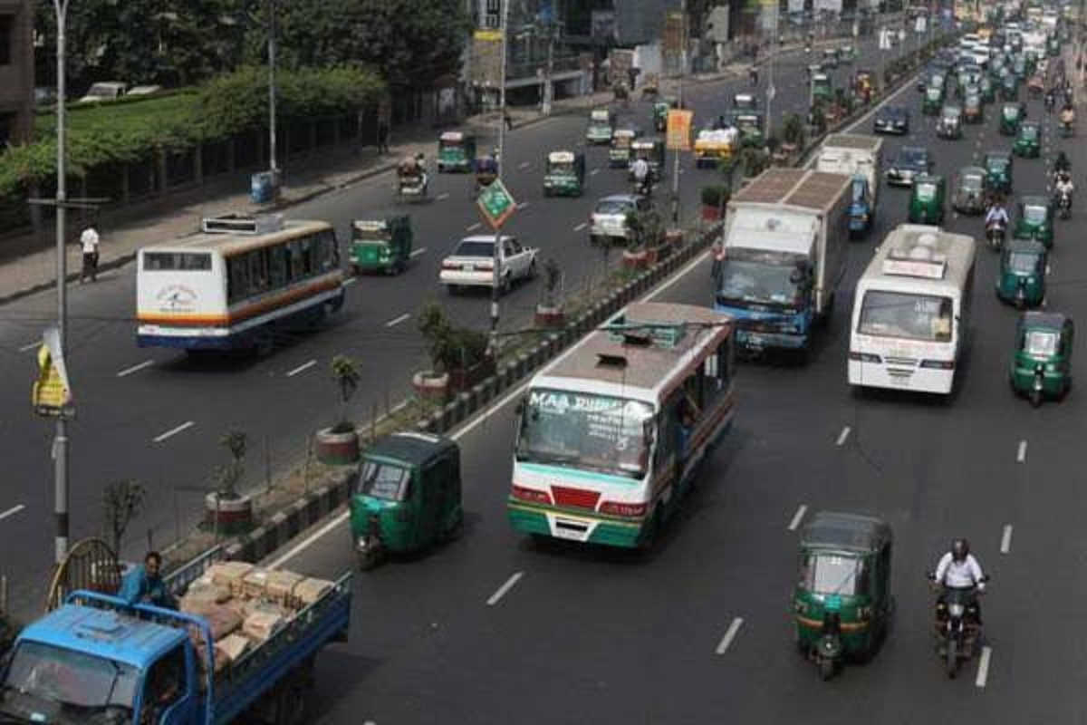 মধ্যরাত থেকে রাজধানীতে বন্ধ থাকবে গণপরিবহন