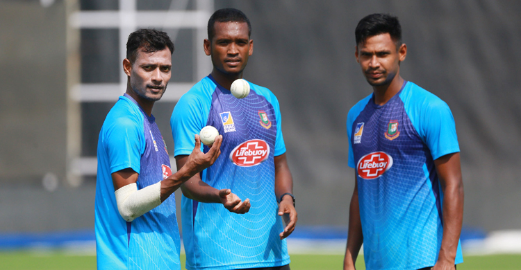 যে কারণে ৫ পেসার নিয়ে পাকিস্তান সফরে বাংলাদেশ