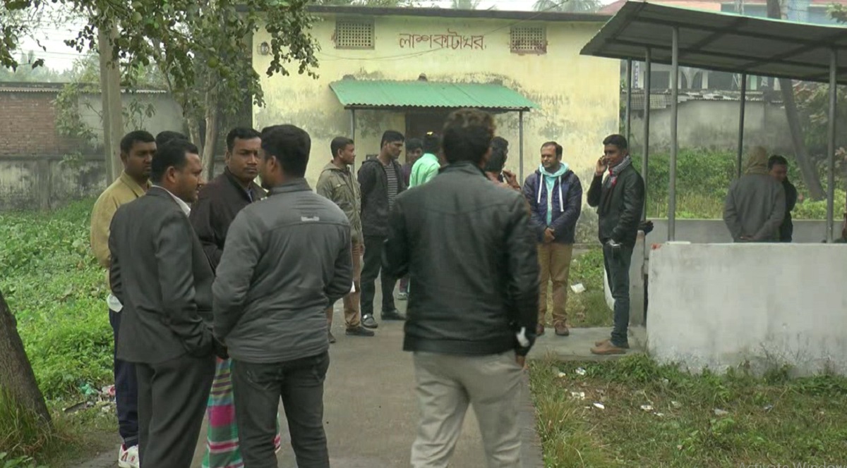 মাদকের টাকার জন্য স্ত্রীকে হত্যা, মাকে কুপিয়ে জখম