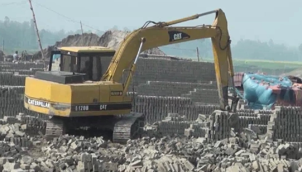 গাজীপুরে অবৈধ ইটভাটায় অভিযান, জরিমানা