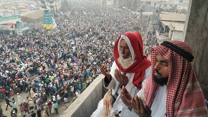 আখেরি মোনাজাতে দেশ ও মানুষের কল্যাণ কামনা