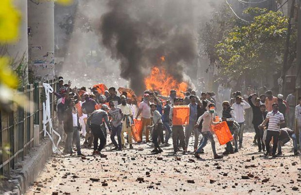 সিএএ’র বিরোধিতায় রণক্ষেত্র দিল্লি, পুলিশসহ নিহত ৫