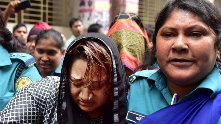 এসকর্টে জড়িত সুন্দরী তরুণীদের নাম বলেছেন পাপিয়া