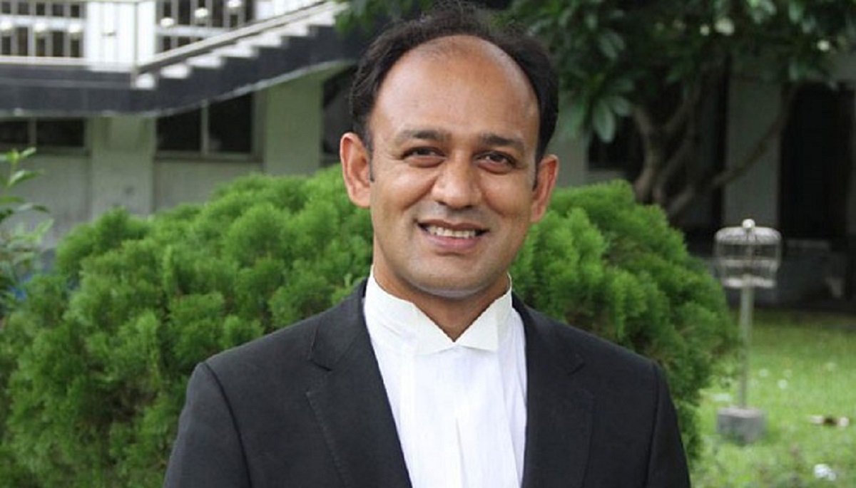 লাখ টাকা বেতন পেতাম, পদত্যাগ করায় ড্রাইভার চলে গেছে: ব্যারিস্টার সুমন