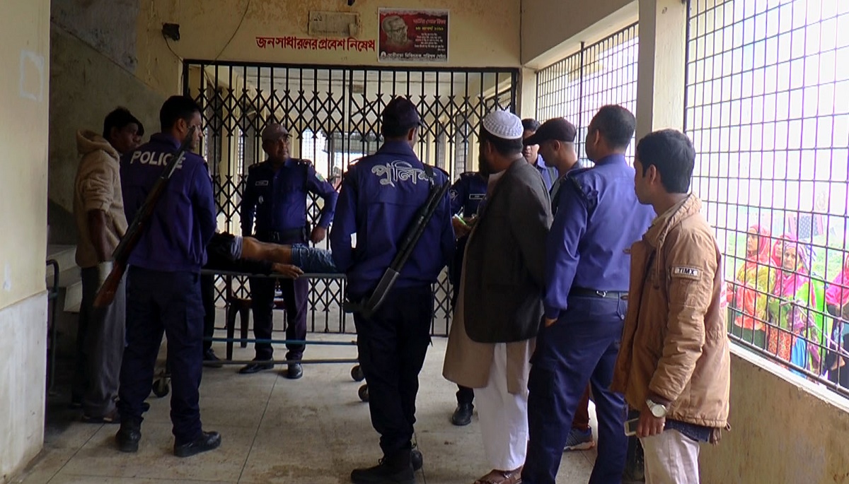 ১২ মামলার আসামি ‘বন্দুকযুদ্ধে’ নিহত