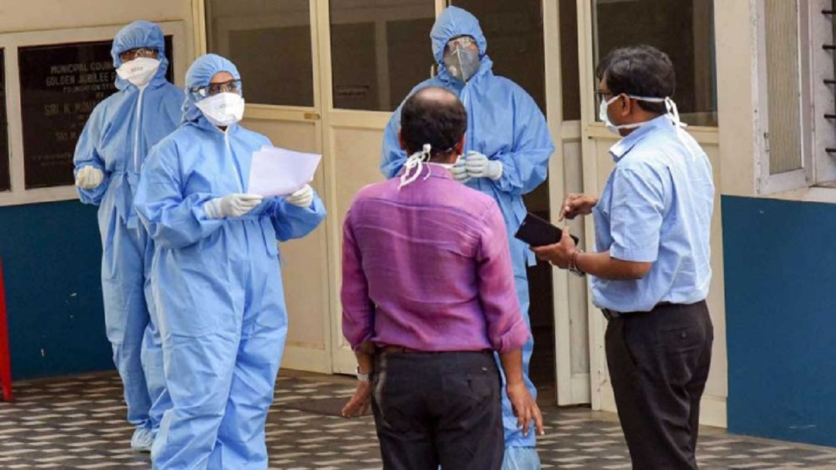 পালিয়ে বিমানে উঠলেন করোনা রোগী; হাসপাতালে পাঠালেন আরও ২৭০ জনকে