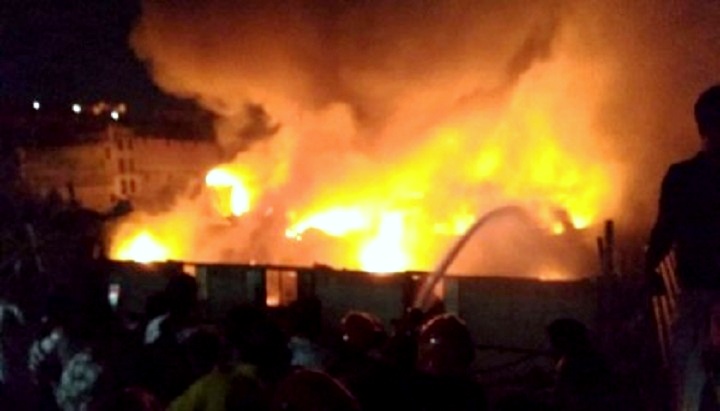 মহাখালীতে পেট্রোলপাম্পে আগুন: গুরুতর আহত একজন