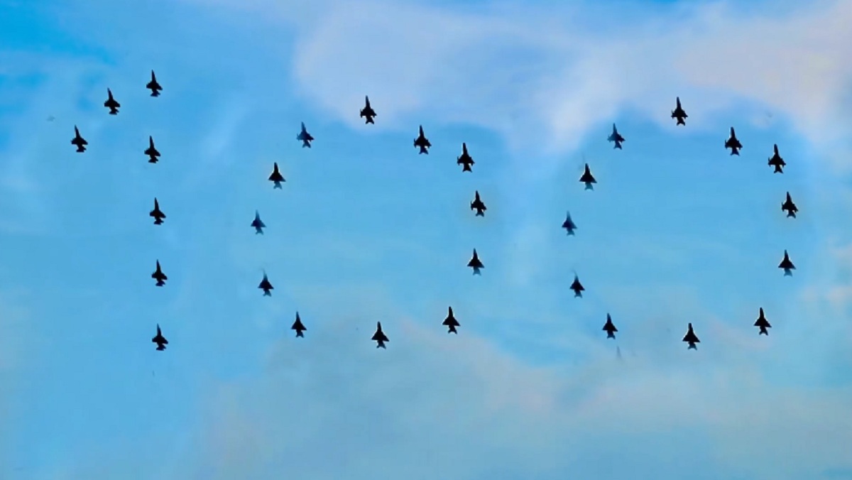 আকাশে ‘১০০’ এঁকে বঙ্গবন্ধুকে শত সালাম জানাবে বিমান বাহিনী