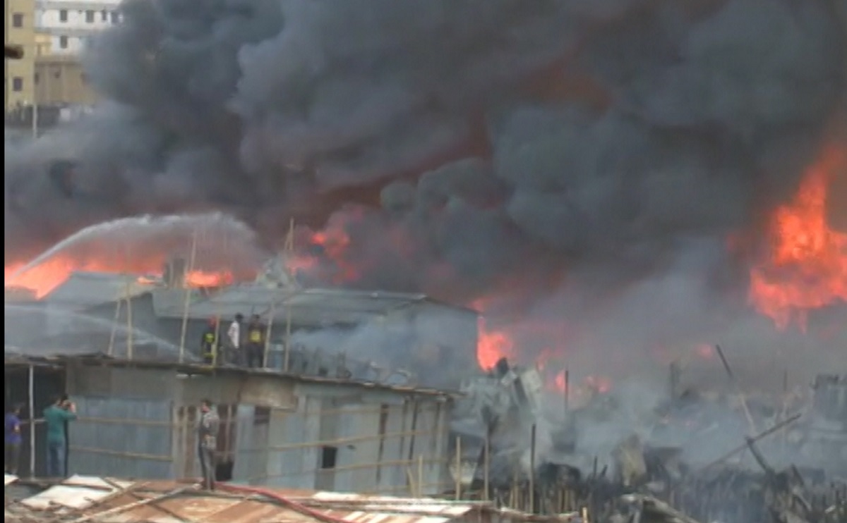 রূপনগর বস্তির আগুন নিয়ন্ত্রণে