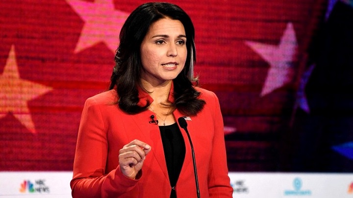 জো বাইডেনকে সমর্থন জানিয়ে সরে দাঁড়ালেন তুলসি