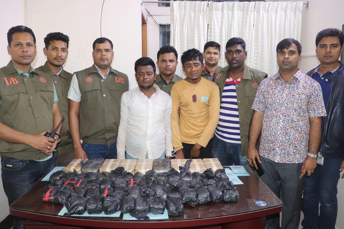 কক্সবাজারে ১ লাখ ৯০ হাজার পিচ ইয়াবাসহ আটক ২