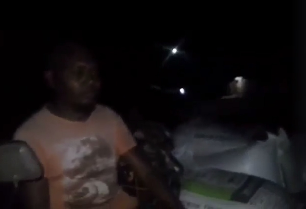 পটুয়াখালীতে জেলেদের জন্য বরাদ্দ চাল বিক্রির সময় আটক ২