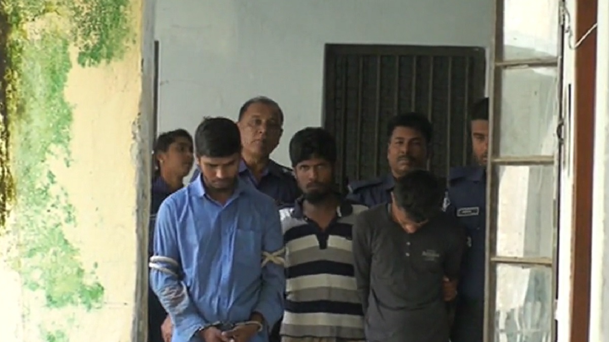 গলাচিপায় লুন্ঠিত মালামালসহ ৩ ডাকাত গ্রেফতার