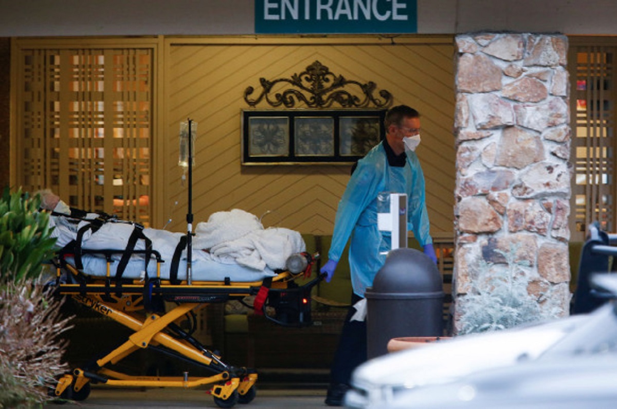 করোনাভাইরাসে প্রাণ যাবে ২২ লাখ মার্কিনী, পাঁচ লাখ ব্রিটিশের