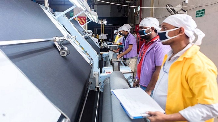 সাভারে দু’টি পোশাক কারখানা বন্ধ