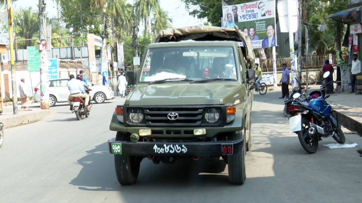খুলনায় মাঠে নেমেছে সেনাবাহিনী