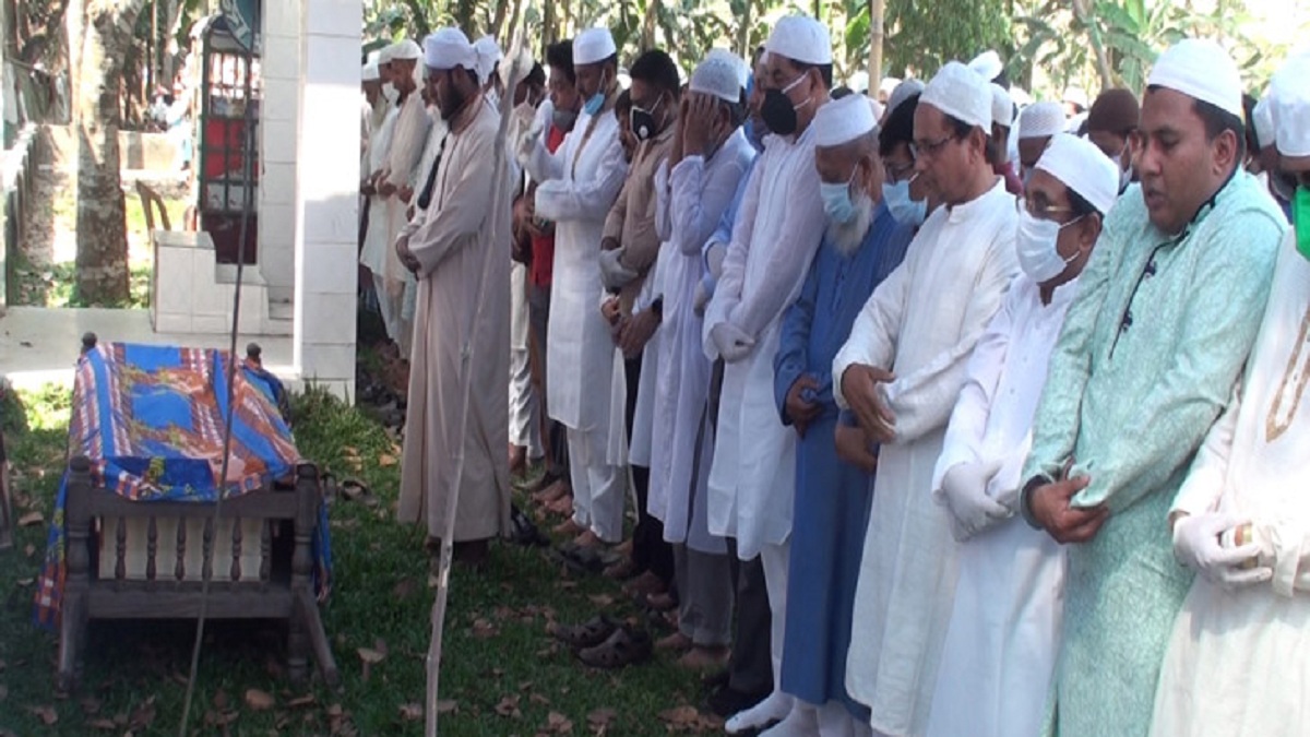 চিরনিদ্রায় শায়িত হলেন বিএনপি নেতা অ্যাডভোকেট সানাউল্লাহ মিয়া