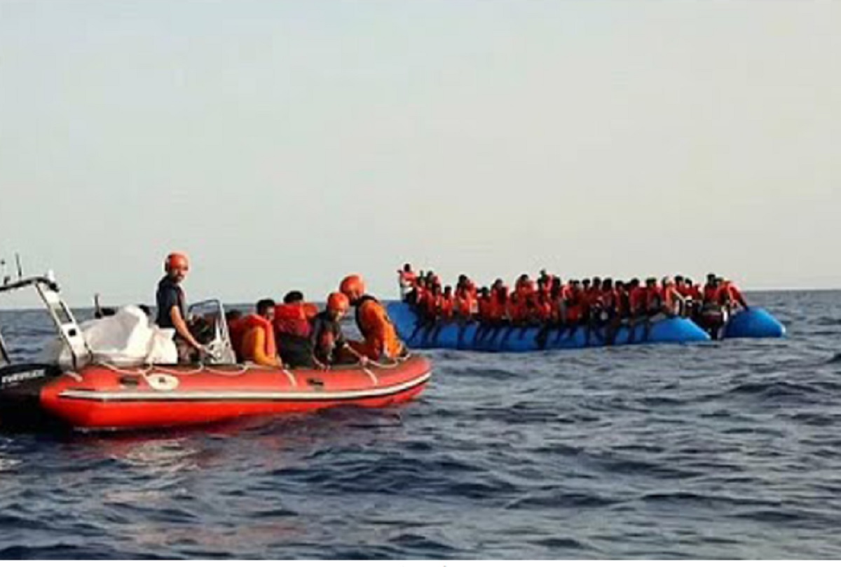 ভূমধ্যসাগর থেকে ১১২ অভিবাসন প্রত্যাশী উদ্ধার