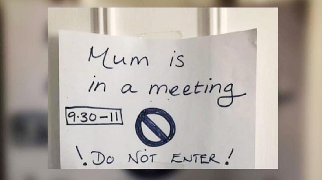 ‘মাম মিটিংয়ে আছি, রুমে ঢুকবে না’