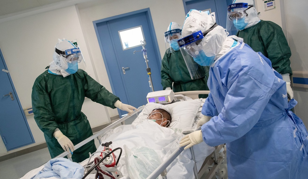 করোনাভাইরাস: মৃত্যুর মুখ থেকে ফেরা এক বাংলাদেশি ডাক্তারের অভিজ্ঞতা