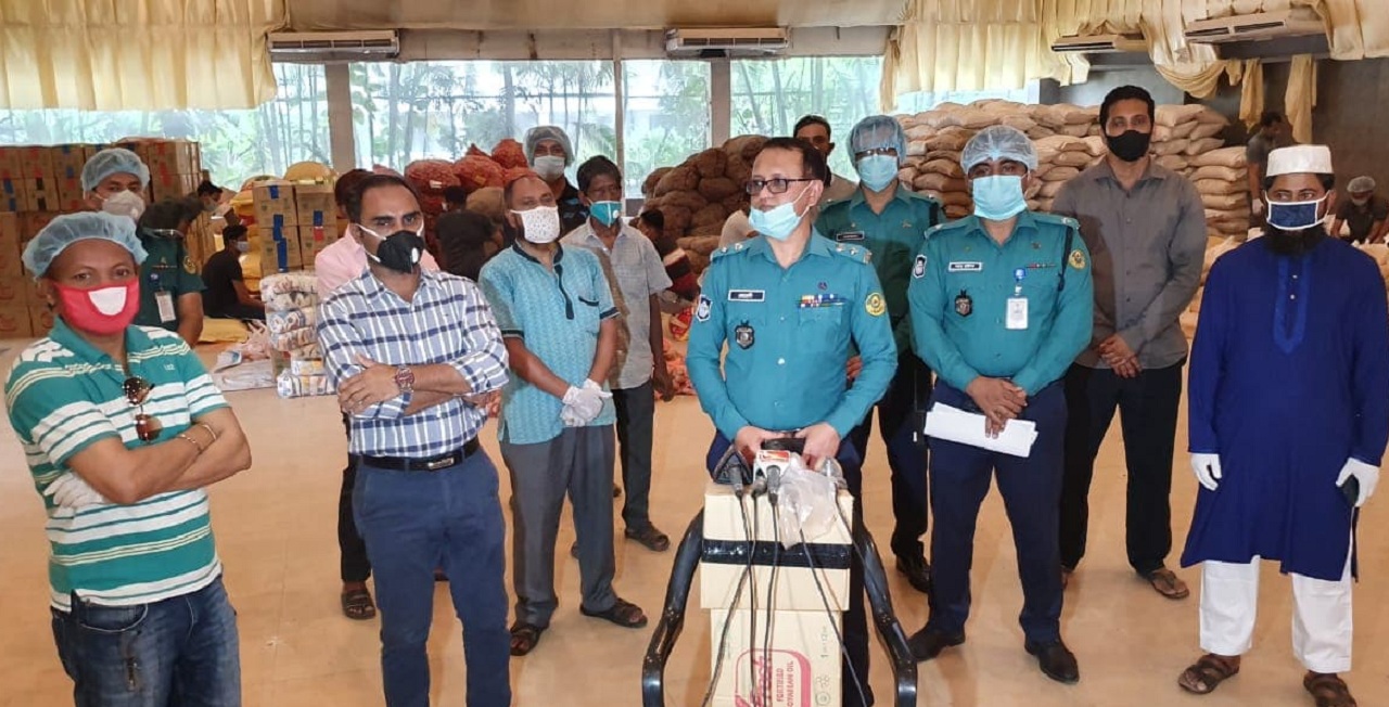 কেএসআরএমের সহায়তায় অসচ্ছ্ল হকারদের পাশে সিএমপি