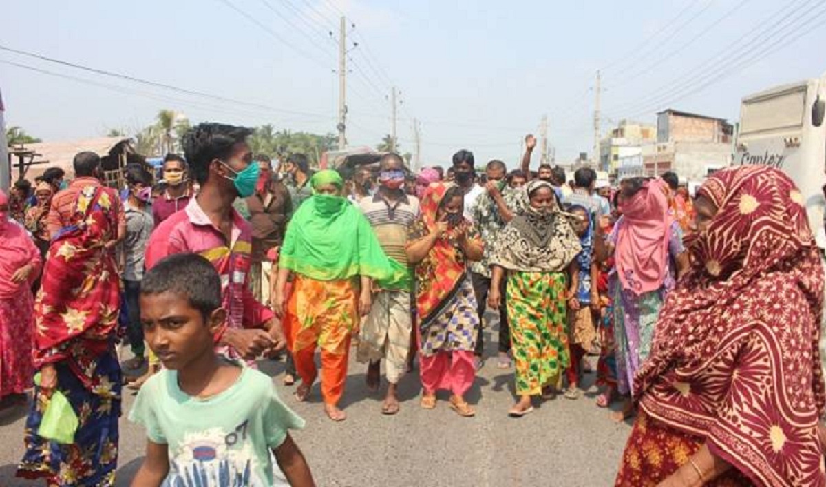 খুলনায় ত্রাণের দাবিতে বিক্ষোভ মিছিল