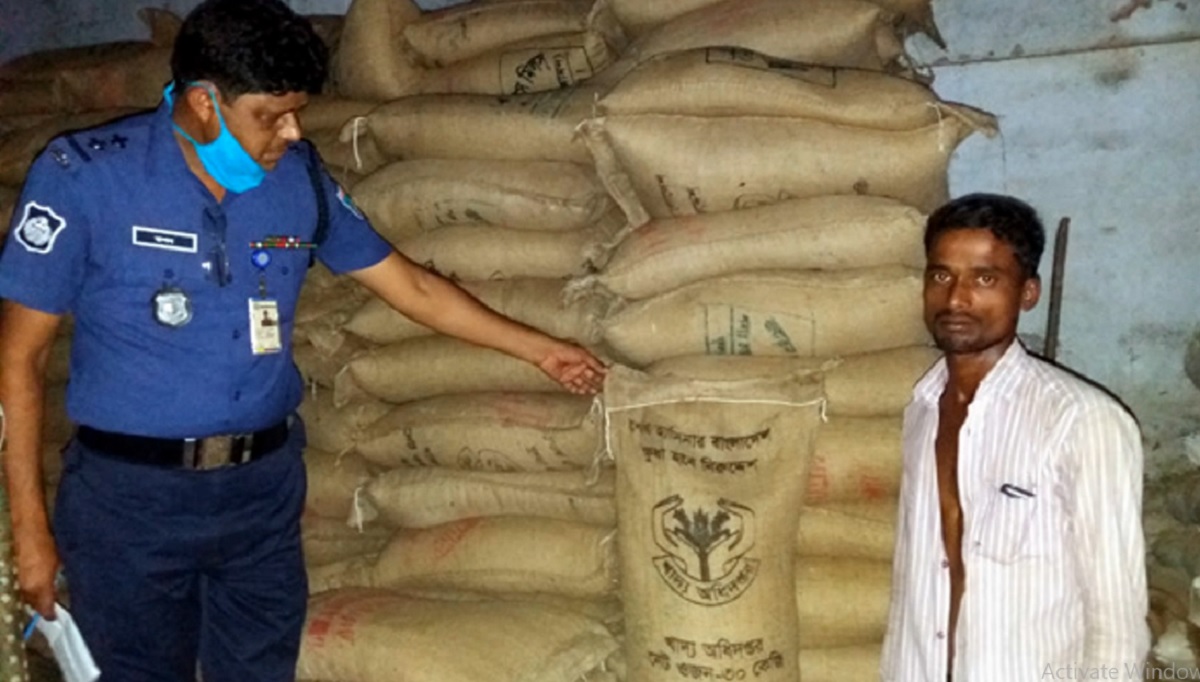 মনিরামপুরে মিল থেকে সরকারি ৫৫৫ বস্তা চাল জব্দ, আটক ১