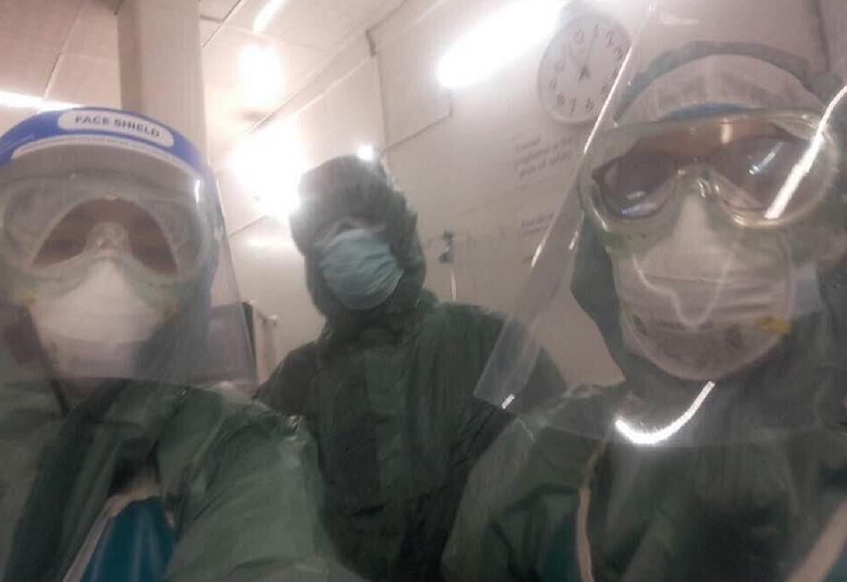 করোনা আক্রান্ত দুই গর্ভবতীর সফল অপারেশন করলেন দেশের চিকিৎসকরা করোনা আক্রান্ত দুই গর্ভবতীর সফল অপারেশন করলেন দেশের চিকিৎসকরা