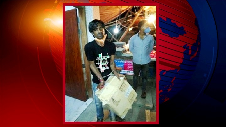 হাসপাতালের সার্জিকাল সামগ্রী বিক্রির সময় পরিচ্ছন্ন কর্মীকে গণধোলাই