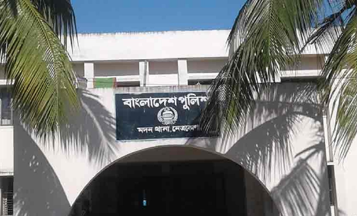 হাওরে ধান কাটার সময় বজ্রপাতে ২ জনের মৃত্যু