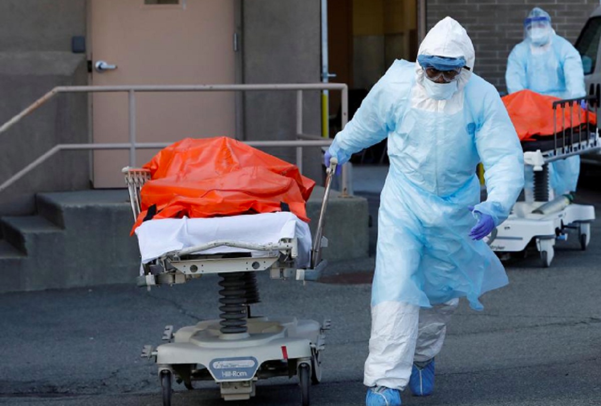 ‘লাশ গোনা ছেড়ে দিয়েছি’; মৃত্যুপুরীর অভিজ্ঞতা জানালেন যুগল