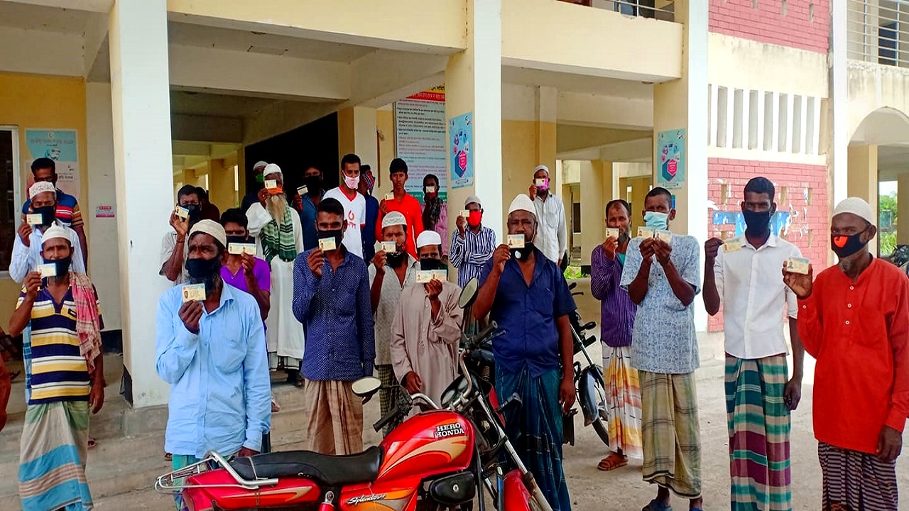 রাঙ্গাবালীতে ভিজিএফ সুবিধাবঞ্চিত জেলেদের অবস্থান কর্মসূচি