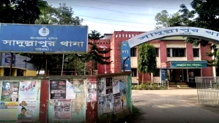 ইটভাটার ঝুলন্ত তারে বিদ্যুৎপৃষ্টে মা-ছেলের মৃত্যু