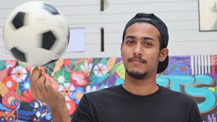 চতুর্থবারের মতো গিনেজ বুকে নাম লেখালেন মাগুরার ফয়সাল