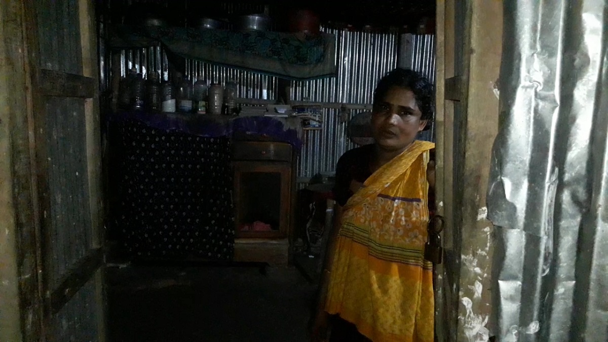 স্বামীকে পিটিয়ে হত্যার অভিযোগে স্ত্রী গ্রেফতার স্বামীকে পিটিয়ে হত্যার অভিযোগে স্ত্রী গ্রেফতার