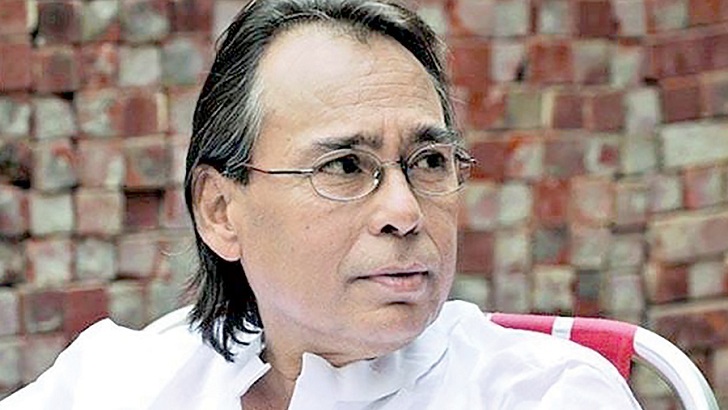 ৩ লাখ ২৫ হাজার টাকায় বিক্রি হলো হুমায়ুন ফরীদির চশমা