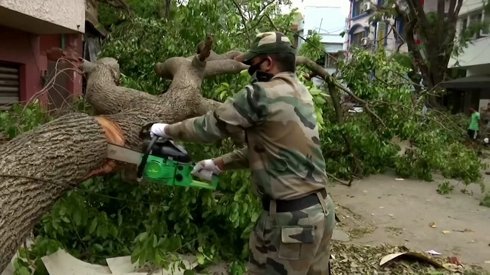 আম্পানে বিধ্বস্ত কলকাতার উদ্ধারকাজে এবার ভারতীয় সেনা