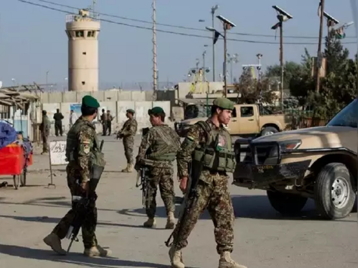 আফগানিস্তানের মসজিদে বন্দুকধারীদের হামলা, নিহত ৮