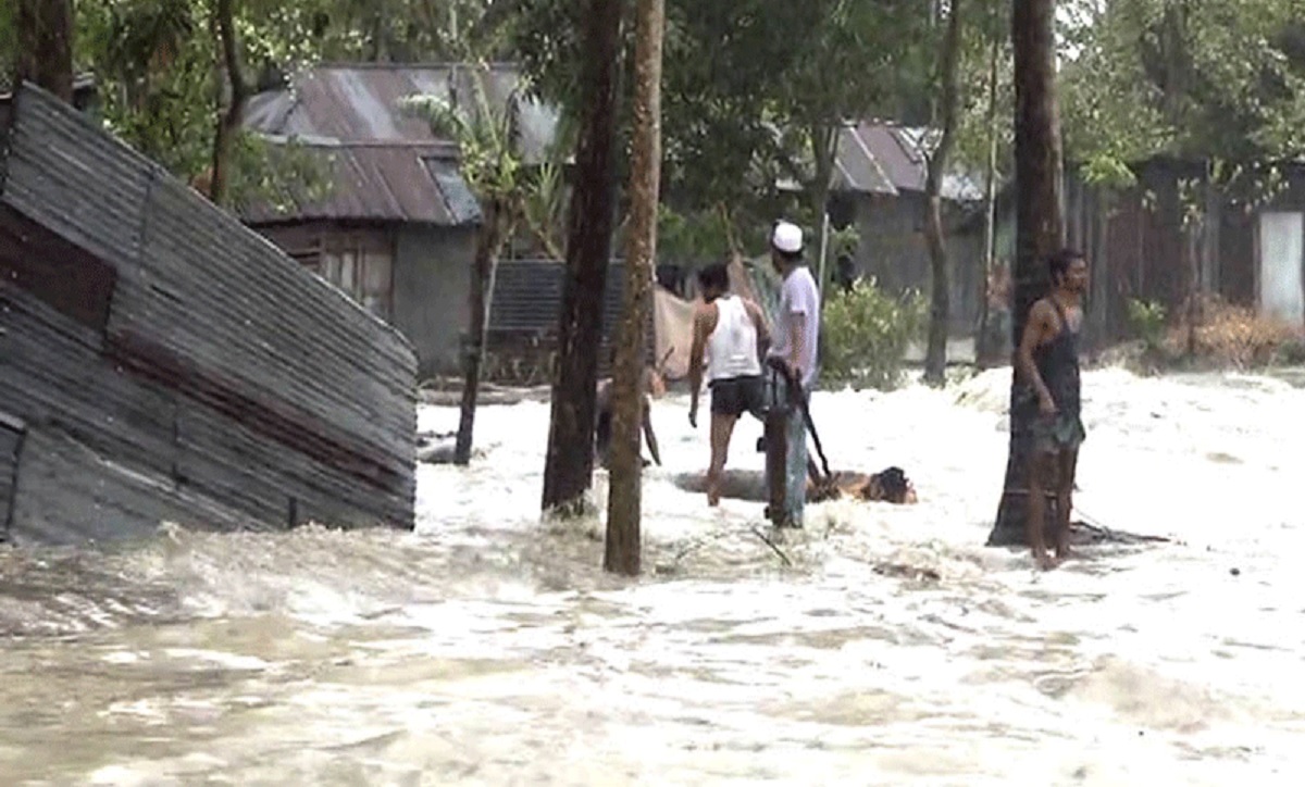 ঘূর্ণিঝড় আম্পানের প্রভাবে সারা দেশে মৃত্যু ১৭