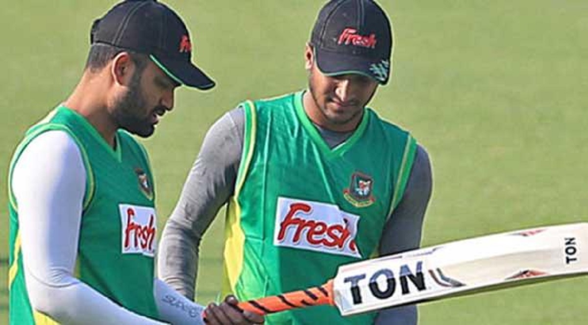 লাইভে সাকিব না আসার কারণ জানালেন তামিম