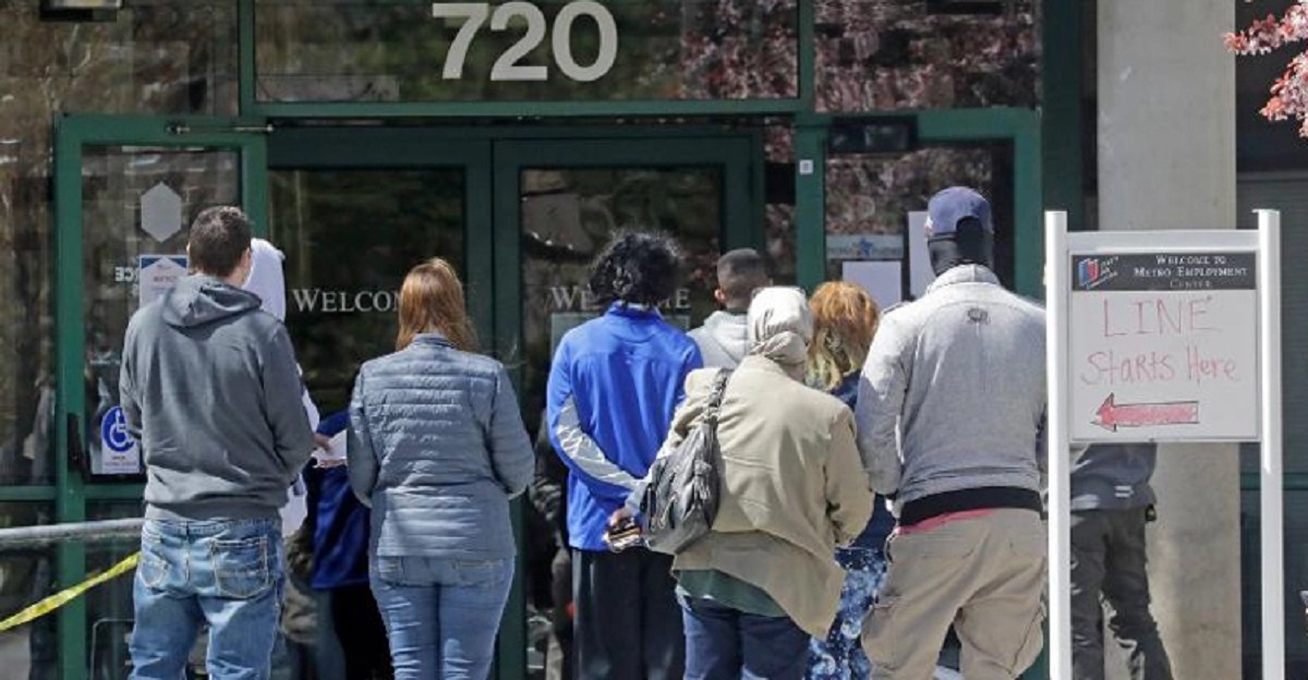 যুক্তরাষ্ট্রে নতুন বেকারের সংখ্যা ছাড়িয়েছে চার কোটি যুক্তরাষ্ট্রে নতুন বেকারের সংখ্যা ছাড়িয়েছে চার কোটি