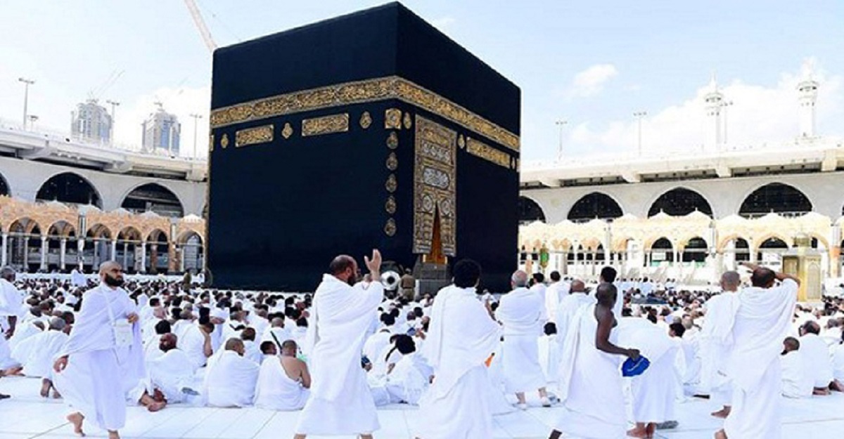 ওমরাহ করতে যাওয়া মুসল্লিদের কোয়ারেন্টাইনে থাকতে হবে না করোনার ঝুঁকি এড়াতে হজযাত্রা বাতিল করলো মালয়েশিয়া