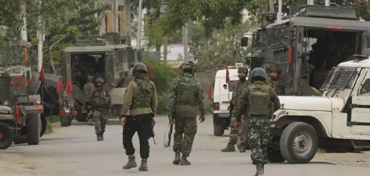 পাকিস্তানি সৈন্যের গুলিতে ভারতীয় সেনা নিহত, আহত ৩