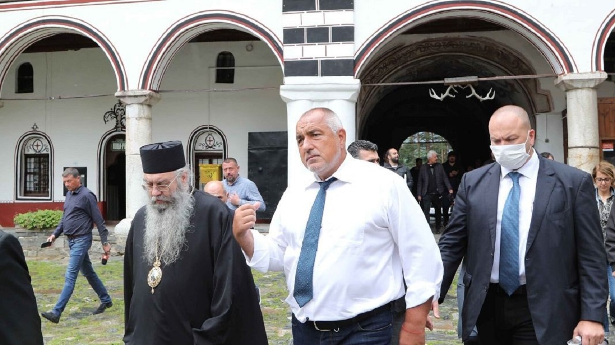 মাস্ক না পরায় বুলগেরিয়ার প্রধানমন্ত্রীকে জরিমানা