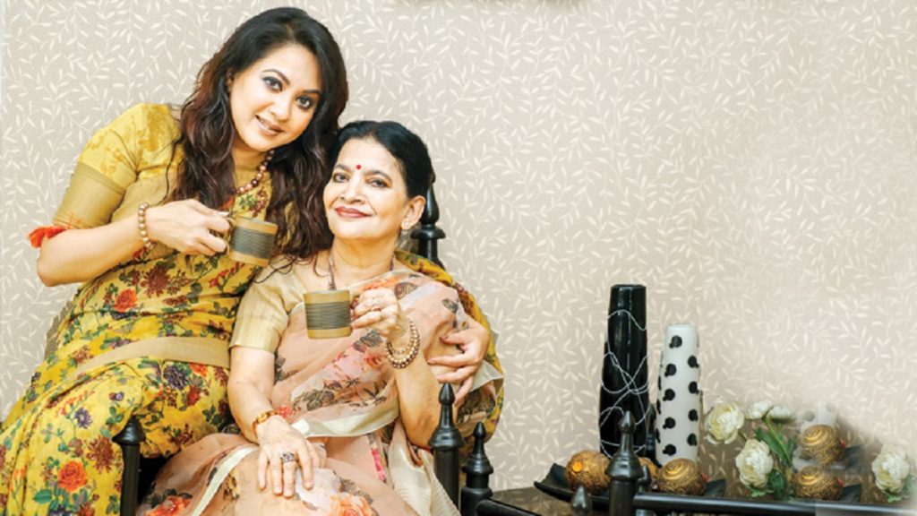 করোনায় যেভাবে বয়স্কদের যত্ন নিবেন